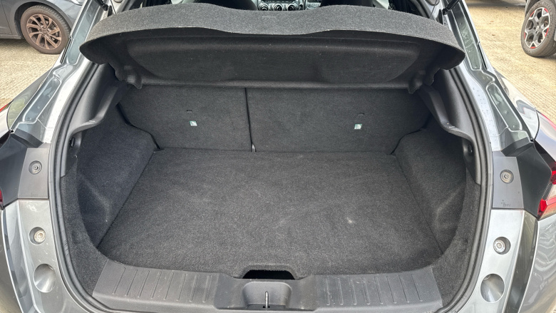 Nissan Juke 1.0 DiG-T N-Connecta 5dr Petrol Hatchback